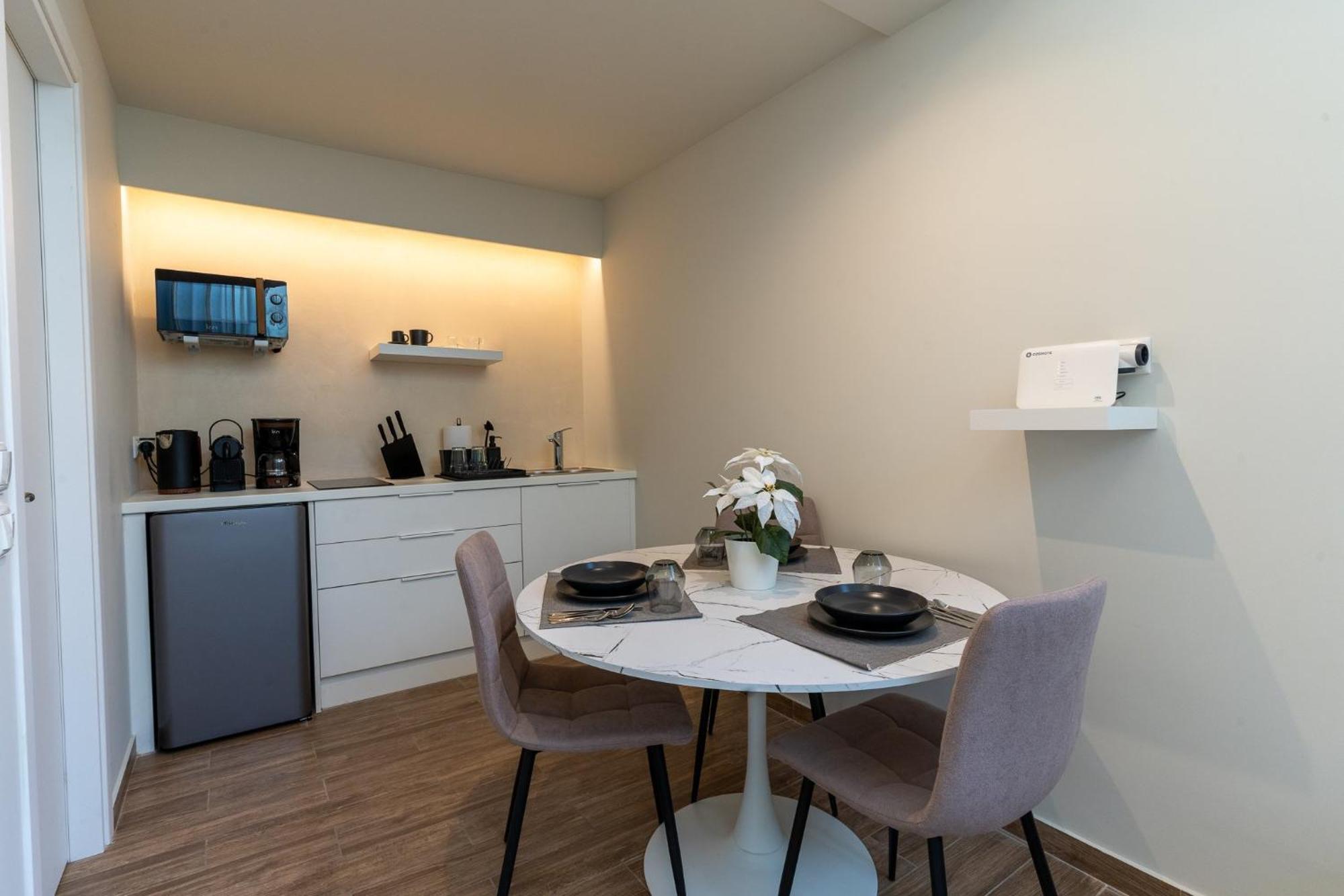 Acropolis Local Loft Apartment Атина Екстериор снимка